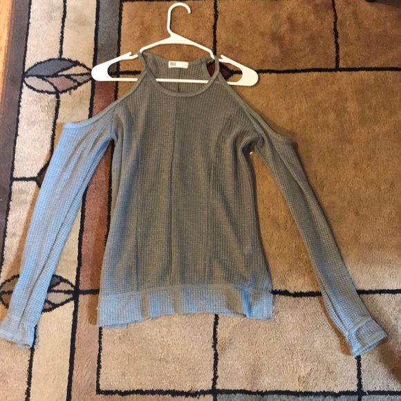 Small Tillys open weave, off the shoulder sweater - Picture 2 of 4